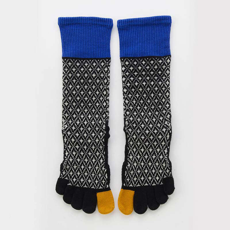 Backside view of Knitido plus brand Diamond Midcalf Grip Toe Socks With Power Pads in black (with blue and orange inserts)