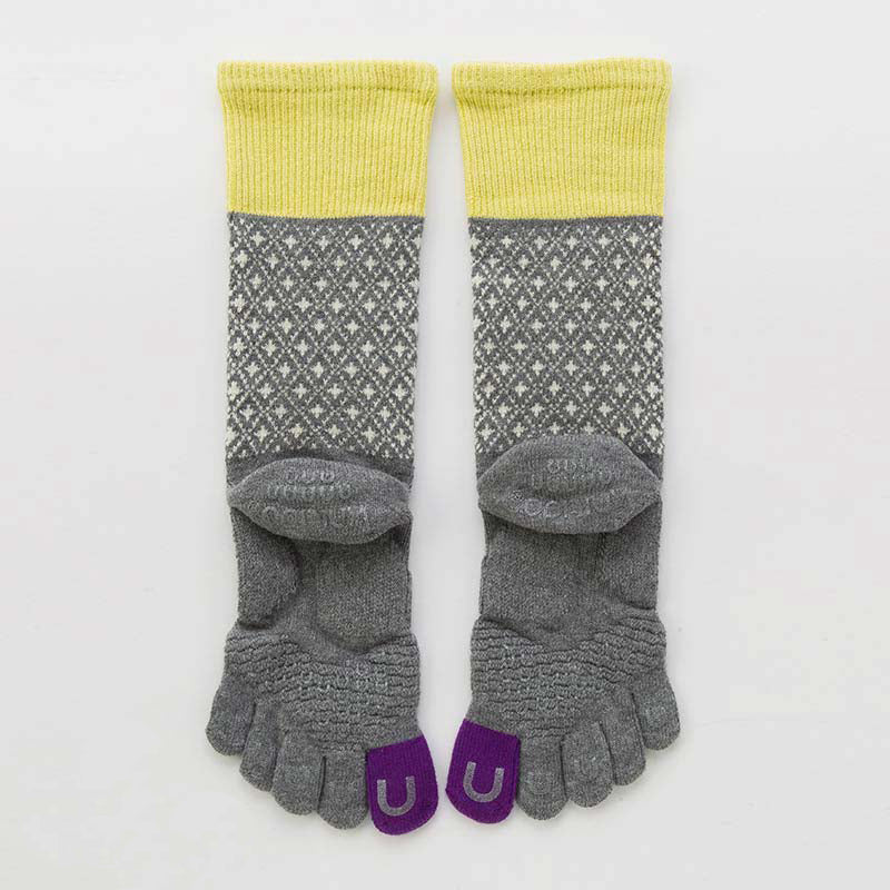 Backside view of Knitido plus brand Diamond Midcalf Grip Toe Socks With Power Pads in Grey (with yellow and purple inserts)