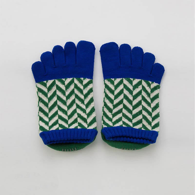 Knitido plus brand Organic Cotton Herringbone Grip Socks in green with blue inserts at the cuff and toe