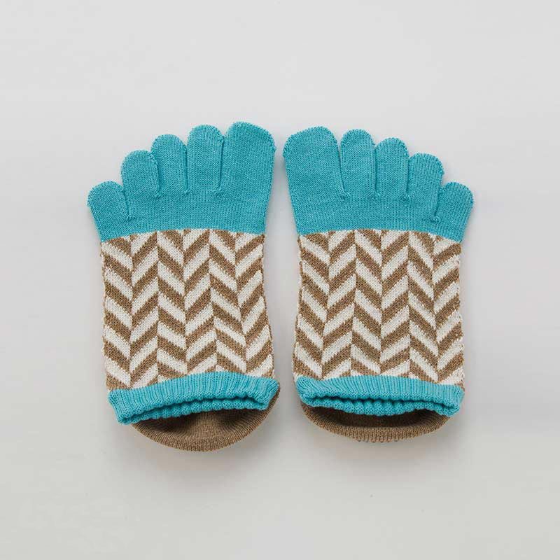 Knitido plus brand Organic Cotton Herringbone Grip Socks in tan with light blue at the cuff and toe