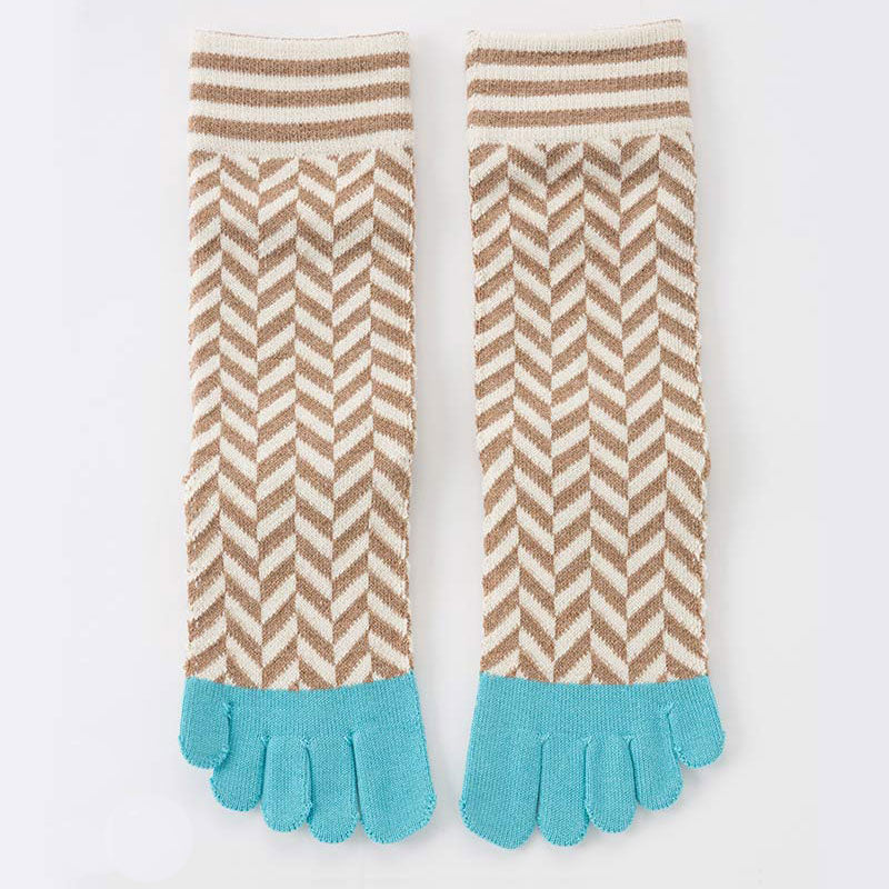 Knitido plus brand Organic Cotton Herringbone Midcalf Toe Socks in TURQUOISE color with light blue toes seen from the front