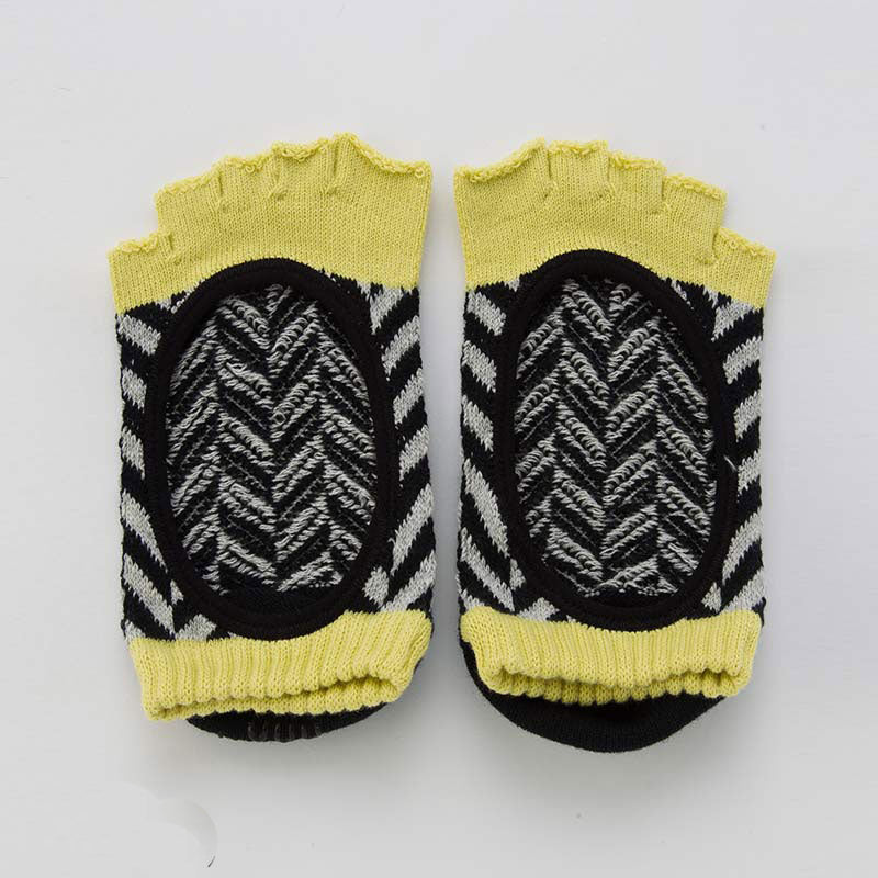 Knitido plus brand Organic Cotton Herringbone Open Toe Liner Socks in black with yellow