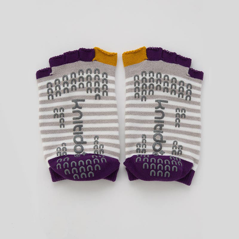 Backside of Knitido plus brand's Organic Cotton Stripes Open Toe Liner Socks in Grey with purple and mustard inserts